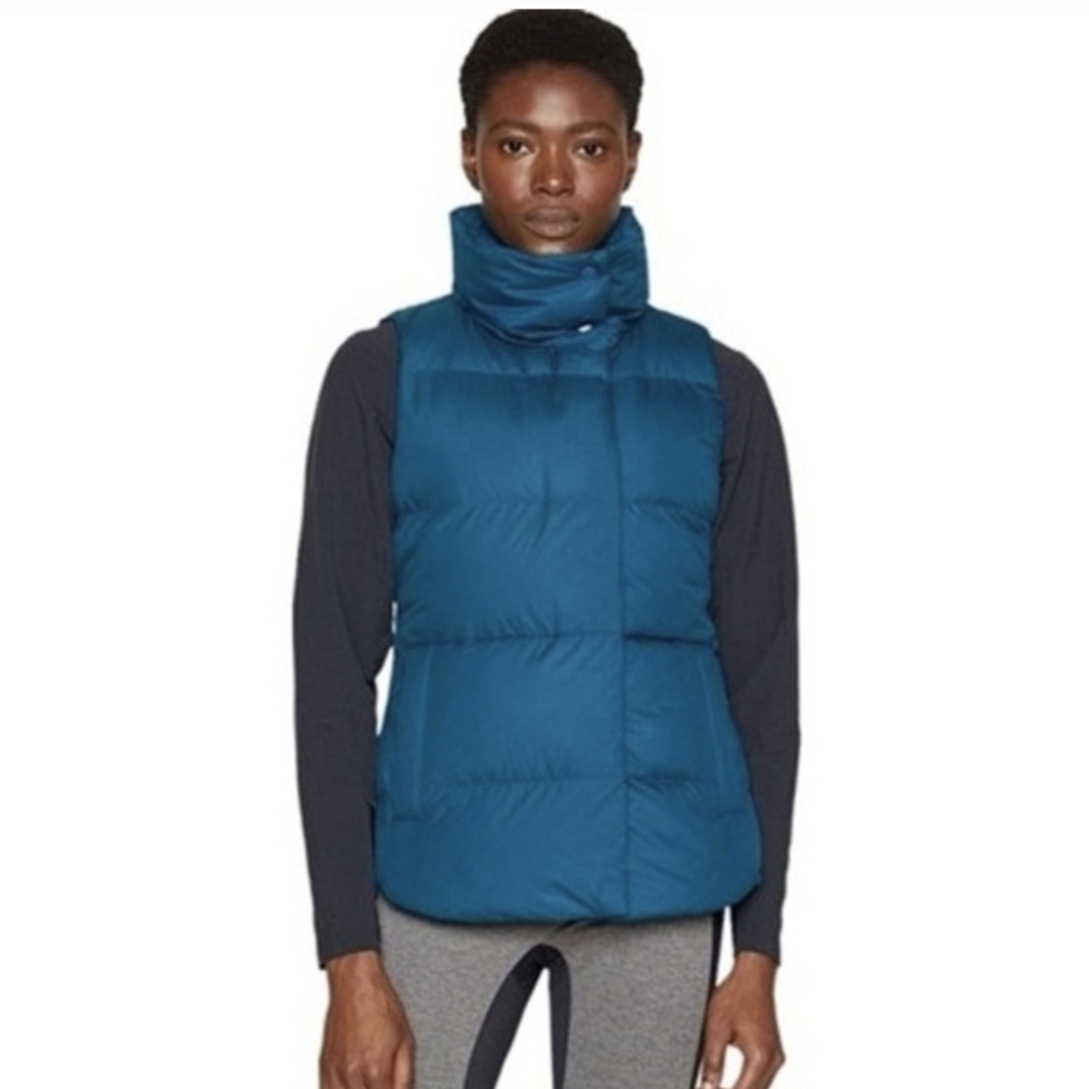 Athleta Downtown Puffer Vest Dark Sardinia Blue Teal Down Jacket Size M